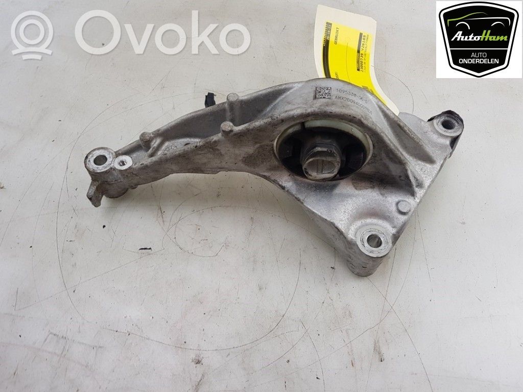 Tesla Model 3 Engine mount bracket 