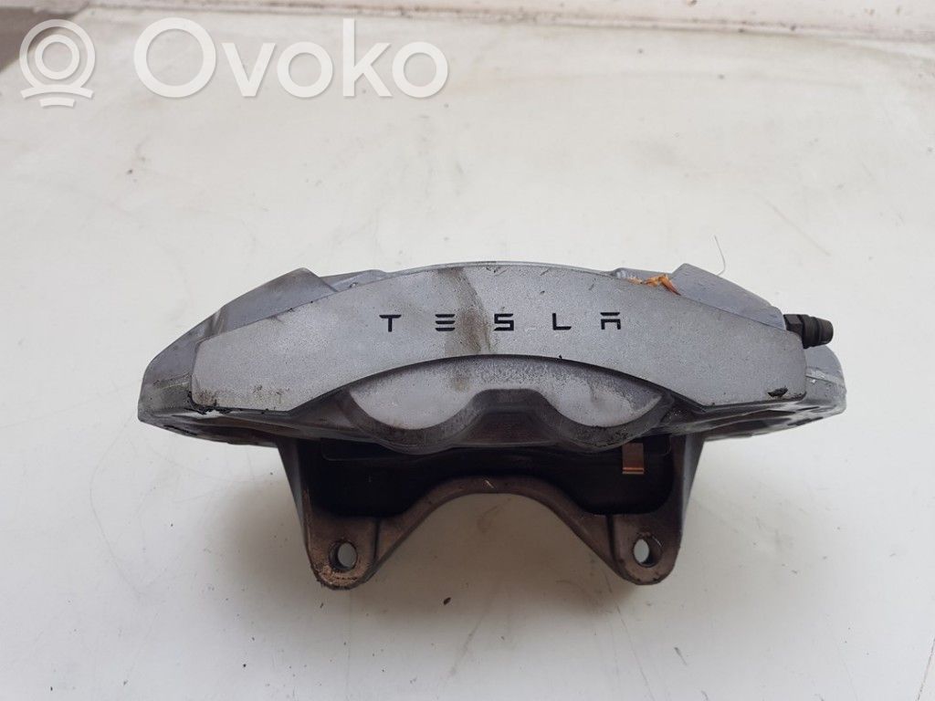 Tesla Model 3 Передний суппорт 