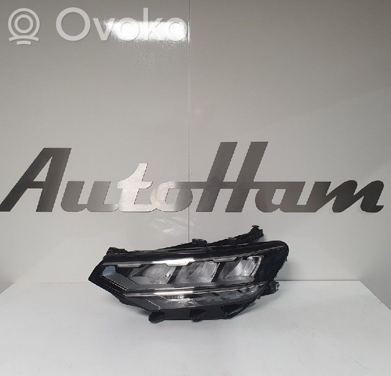 Volkswagen PASSAT B8 Faro/fanale 