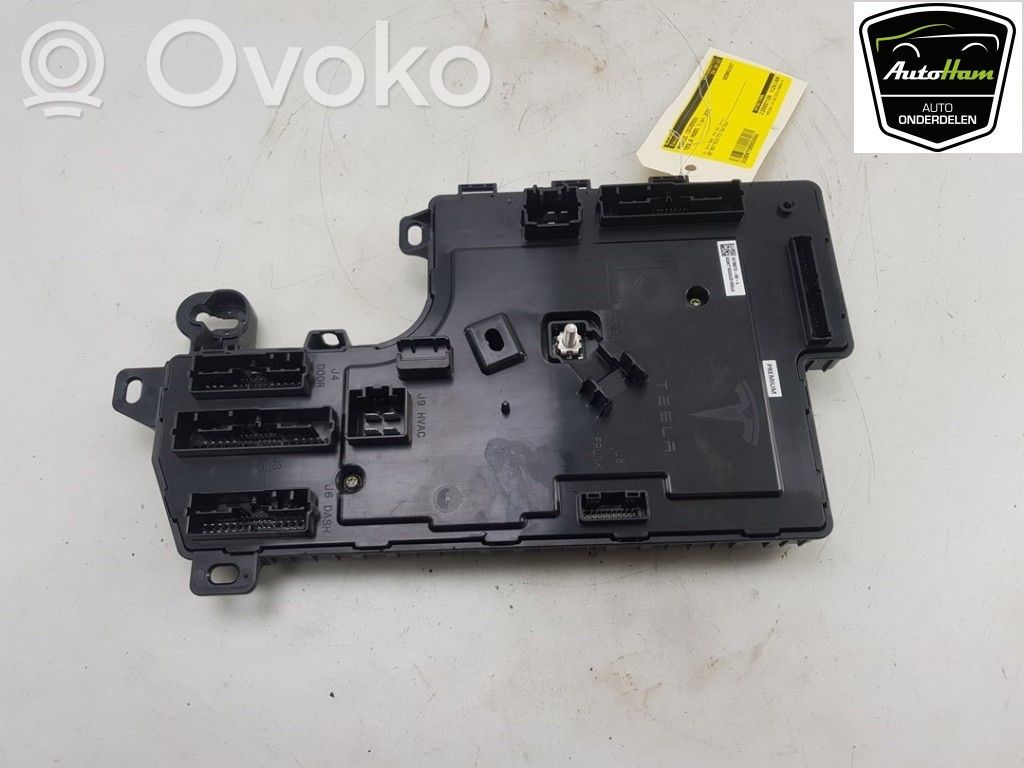 Tesla Model 3 Muut ohjainlaitteet/moduulit 
