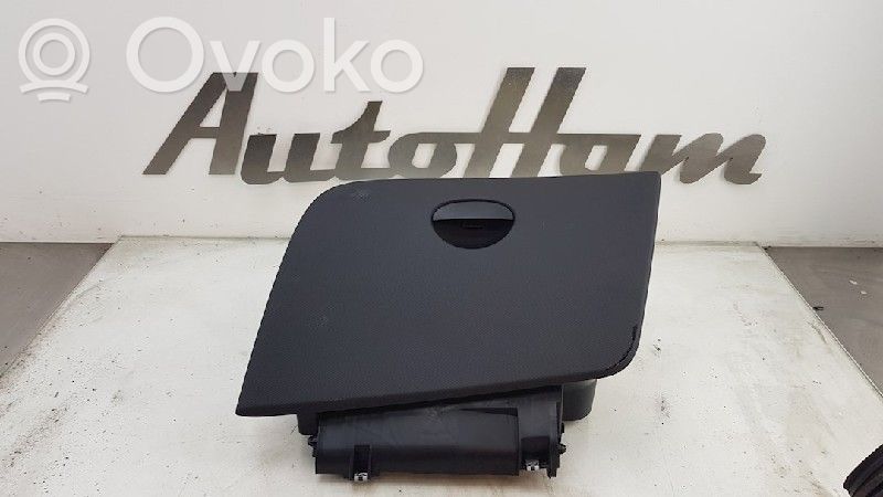 Seat Leon (1P) Daiktadėžė 