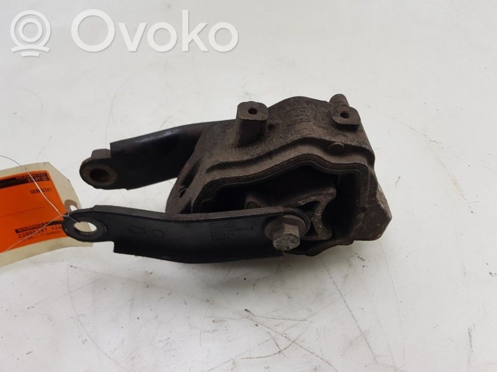 Engine mount bracket   6G926P082LB,30748173,30671219,30748173,31277312,6G926P082LB