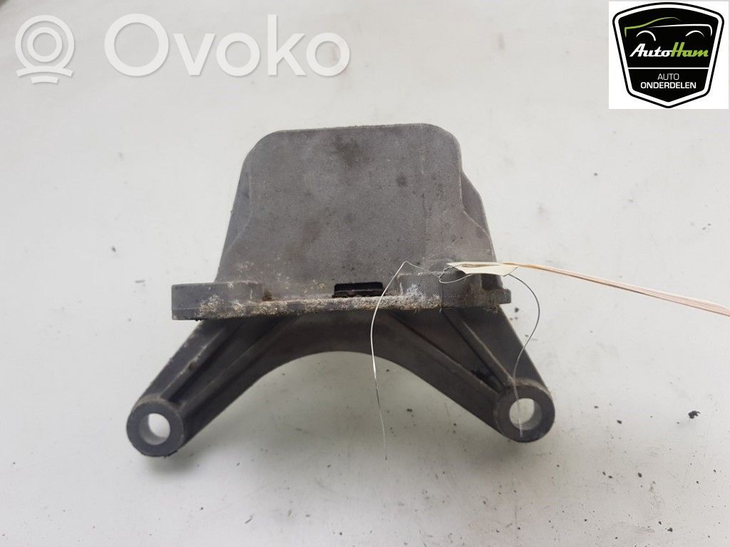 Alfa Romeo Giulietta Gearbox mounting bracket 