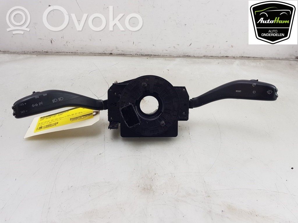 Seat Ibiza III (6L) Przełącznik / Przycisk kierownicy 