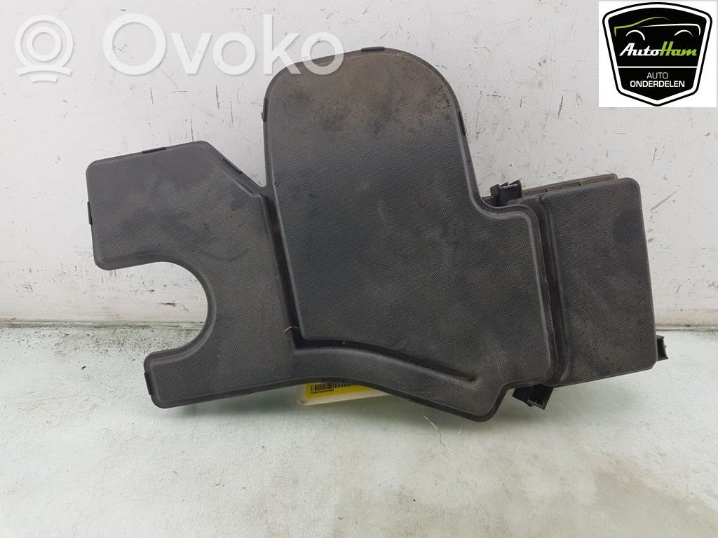 Peugeot 108 Boîtier de filtre à air 