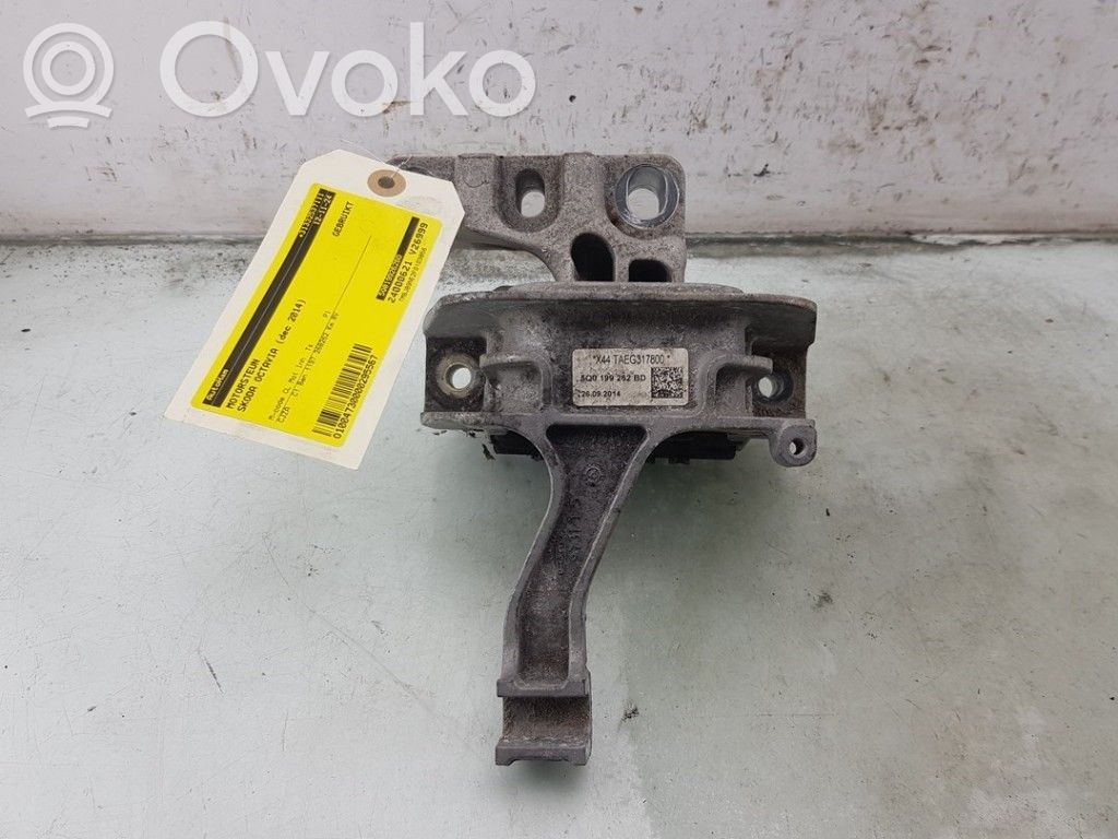 Skoda Octavia Mk3 (5E) Engine mount bracket 