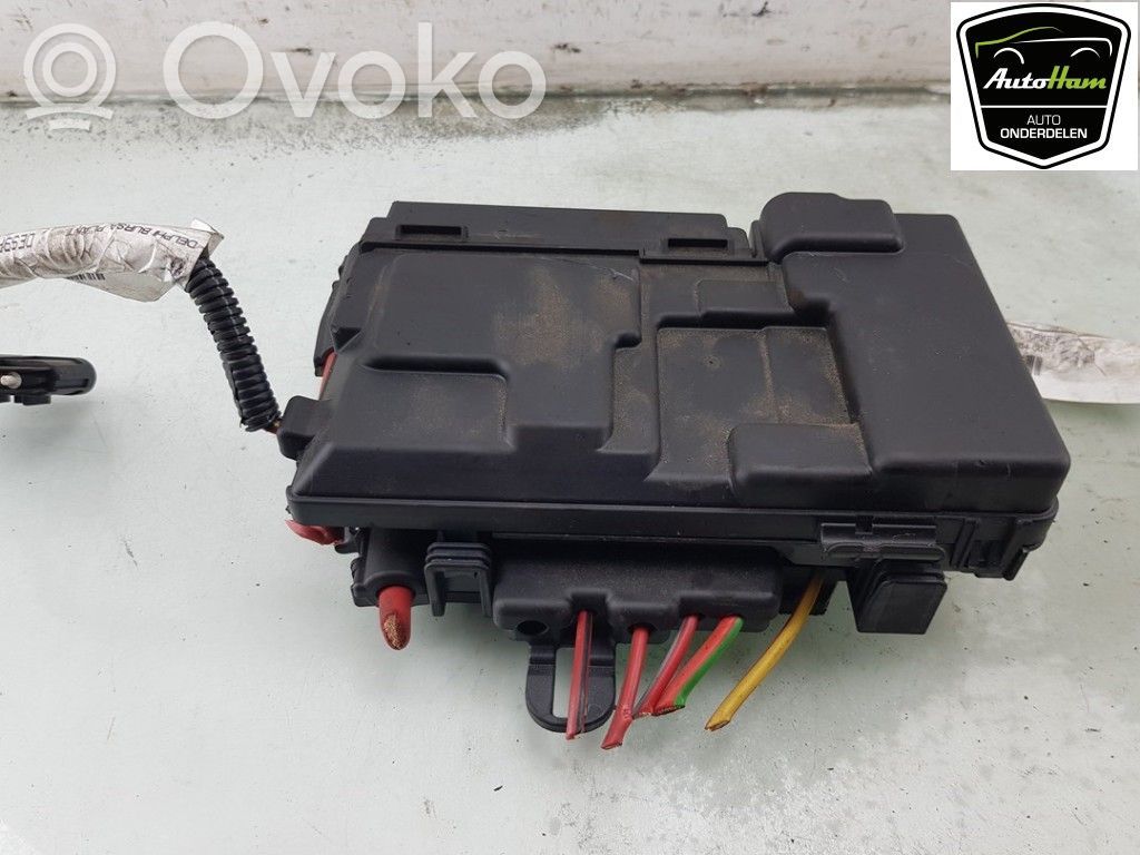 Volvo V60 Saugiklių dėžė (komplektas) 