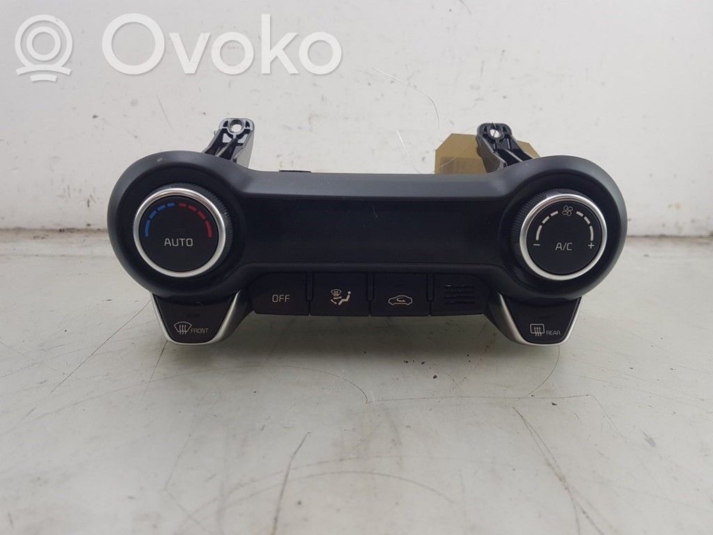 KIA Stonic Climate control unit 