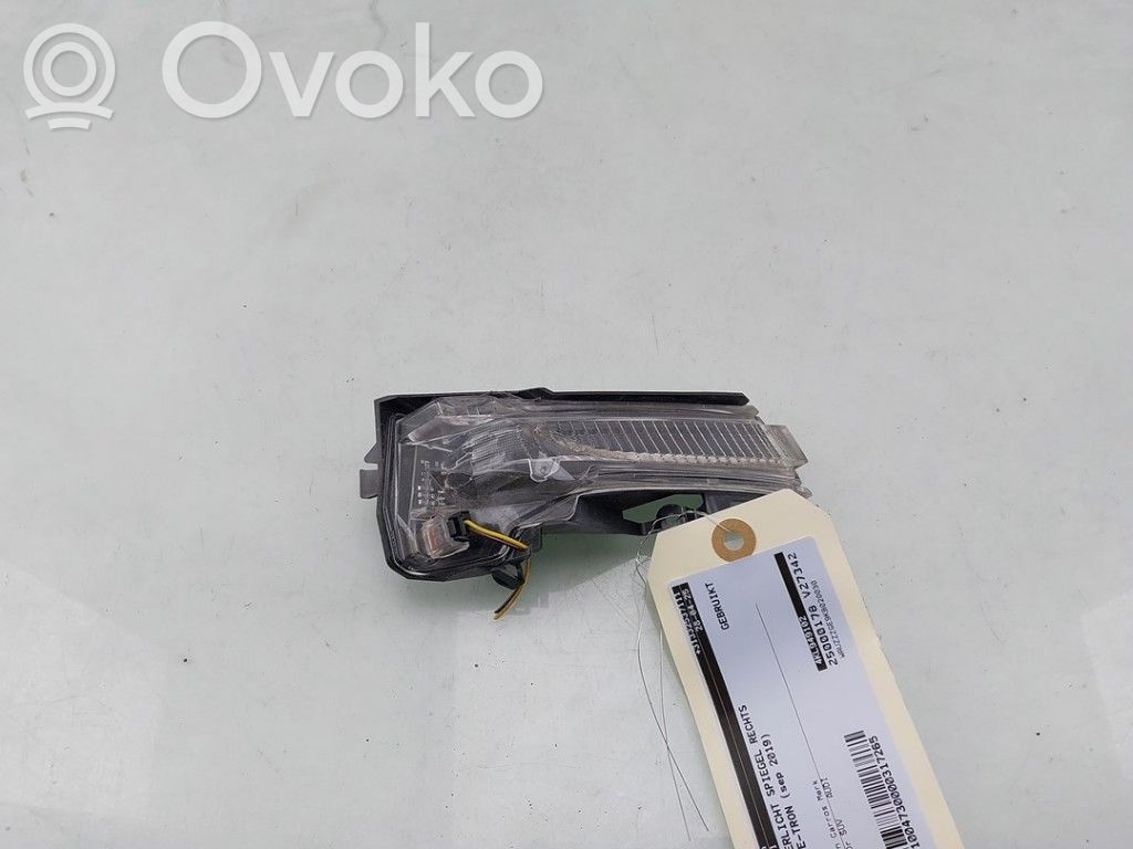 Audi e-tron Peilin suuntavilkku 
