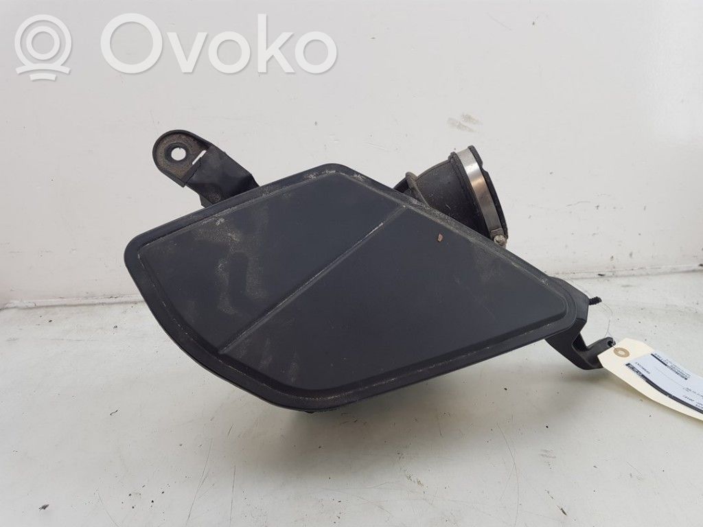 BMW 5 G30 G31 G38 Obudowa filtra powietrza 