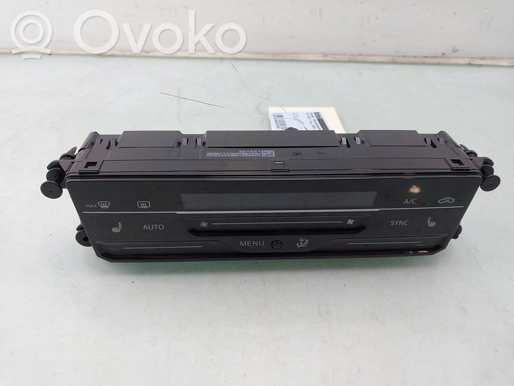 Volkswagen Polo VI Climate control unit 