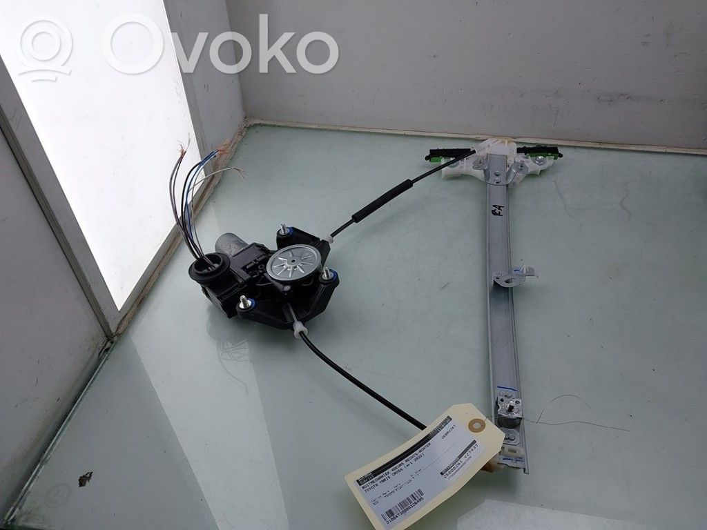 Toyota Yaris Cross Ręczny podnośnik szyby drzwi tylnych 