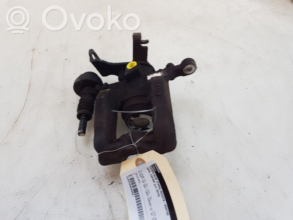 Opel Zafira C Tylny zacisk hamulcowy 