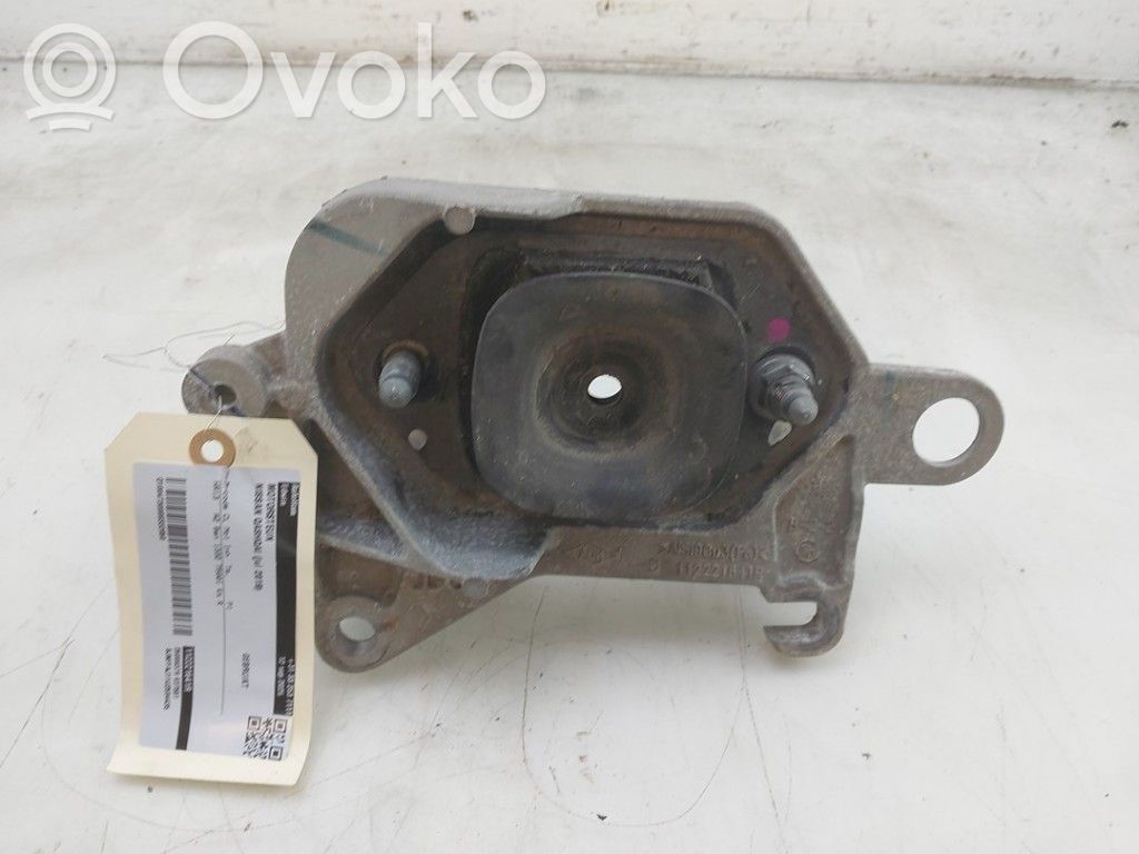 Nissan Qashqai Engine mount bracket 