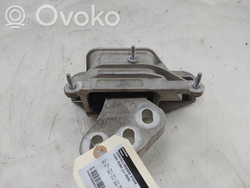 Ford Puma Gearbox mounting bracket 