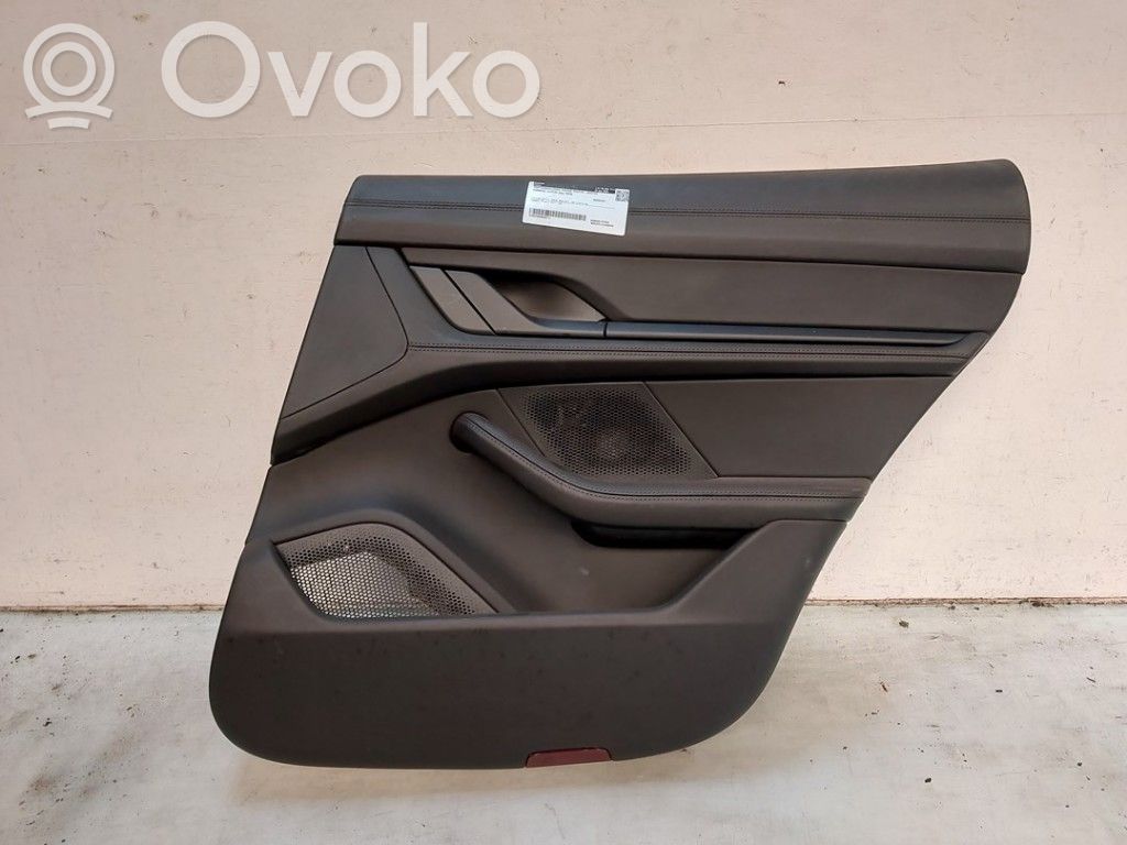 Porsche Taycan 9J1 Takaoven verhoilu (käytetyt)