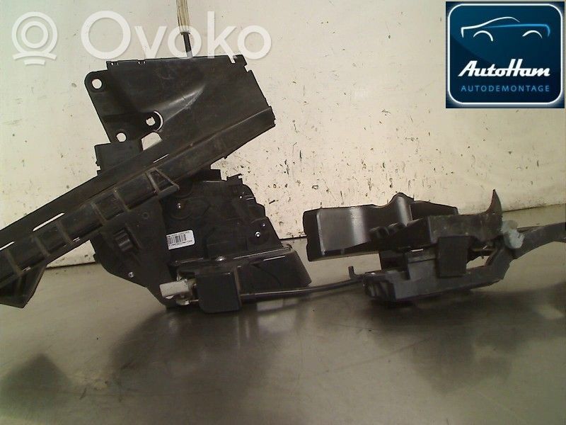 Ford Focus Rear door cable line 
