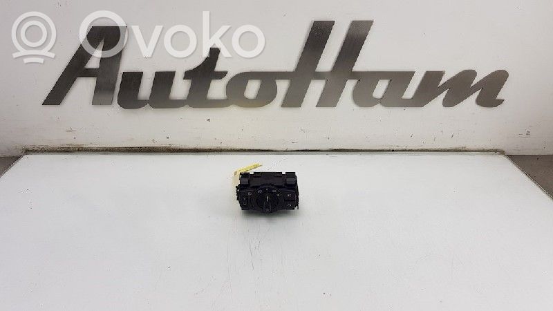 Lukturu slēdzis   6932792,693279204,61316932792,6932792,693279203,693279204