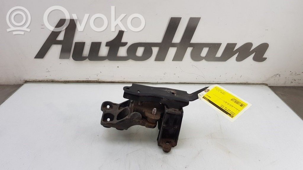 Toyota Aygo AB40 Gearbox mounting bracket 