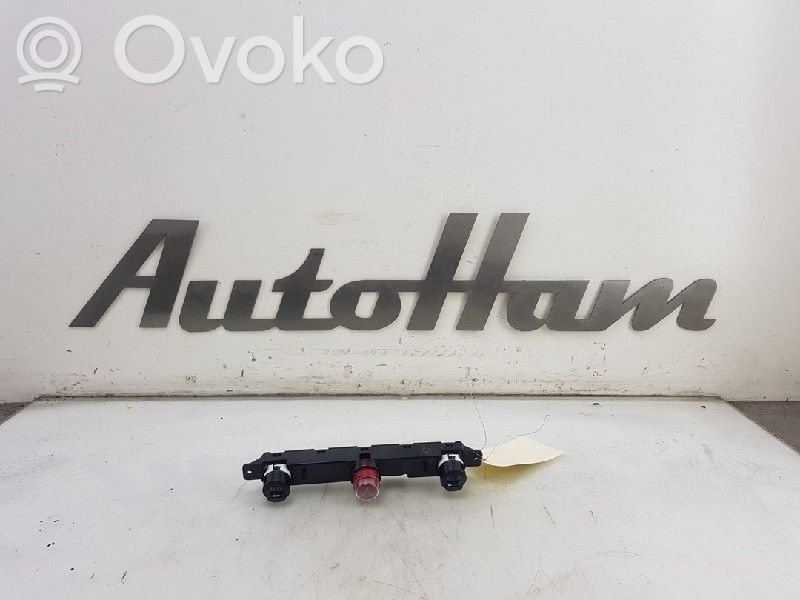 Fiat 500 Botón interruptor de luz de peligro 
