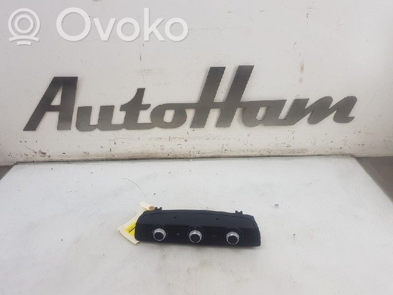 Audi Q2 - Climate control unit 