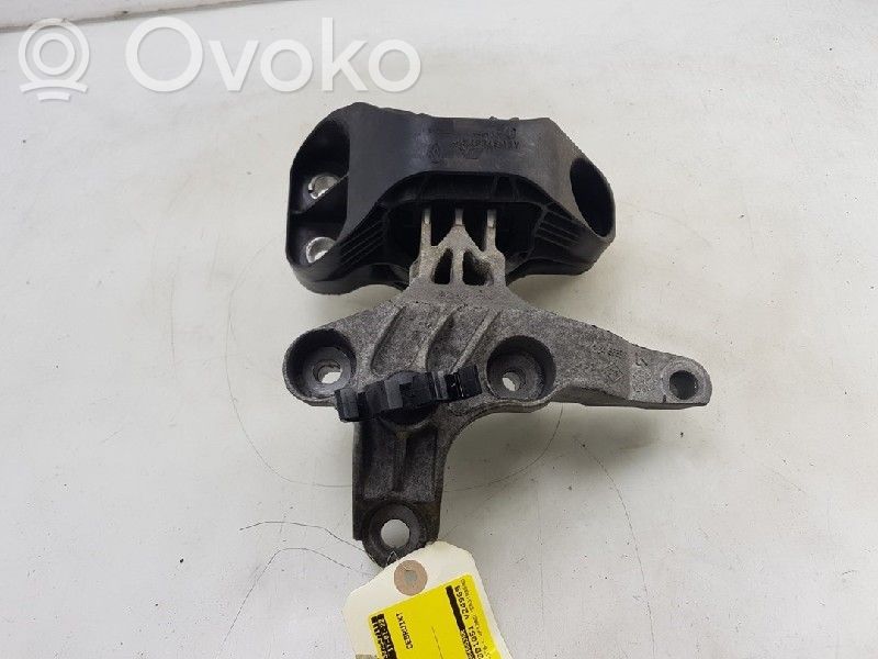 Renault Captur Engine mount bracket 
