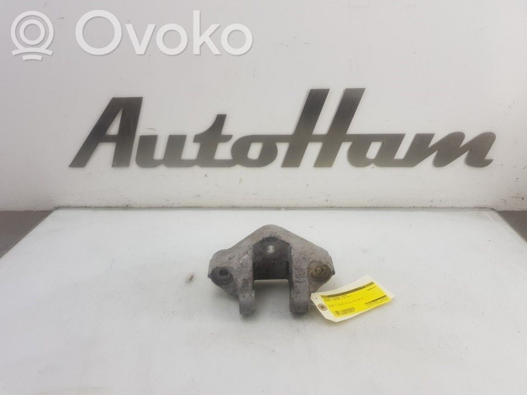 Renault Kadjar Gearbox mounting bracket 