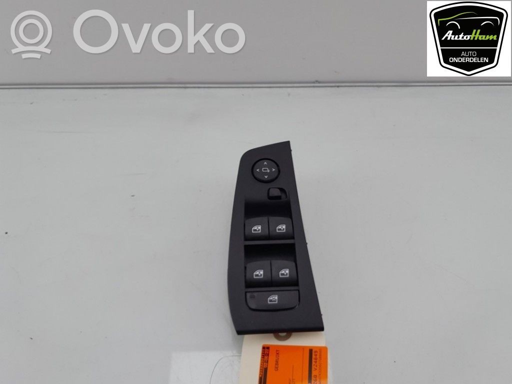 BMW 1 F40 Electric window control switch 