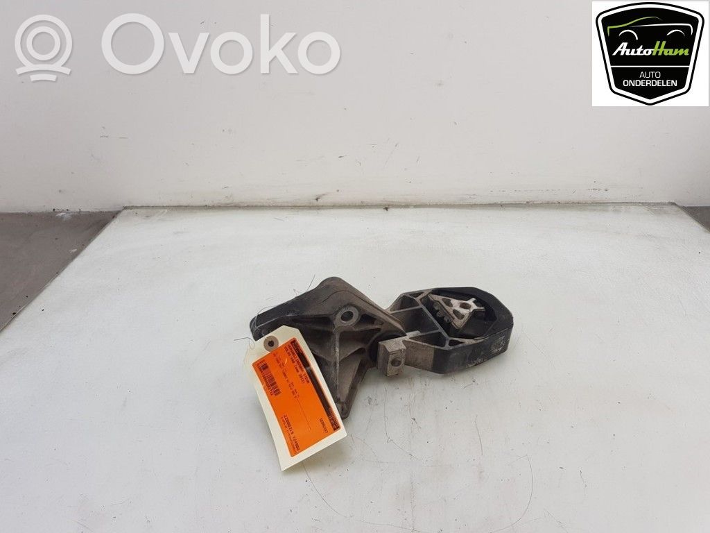 Volvo V40 Gearbox mounting bracket 