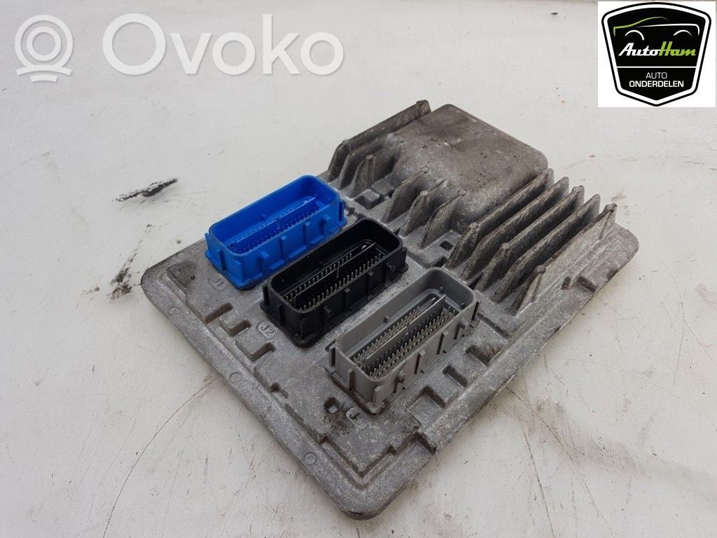 Opel Corsa E Engine control unit/module 