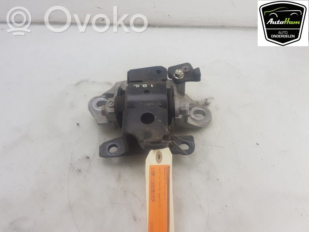 Mazda 6 Engine mount bracket 