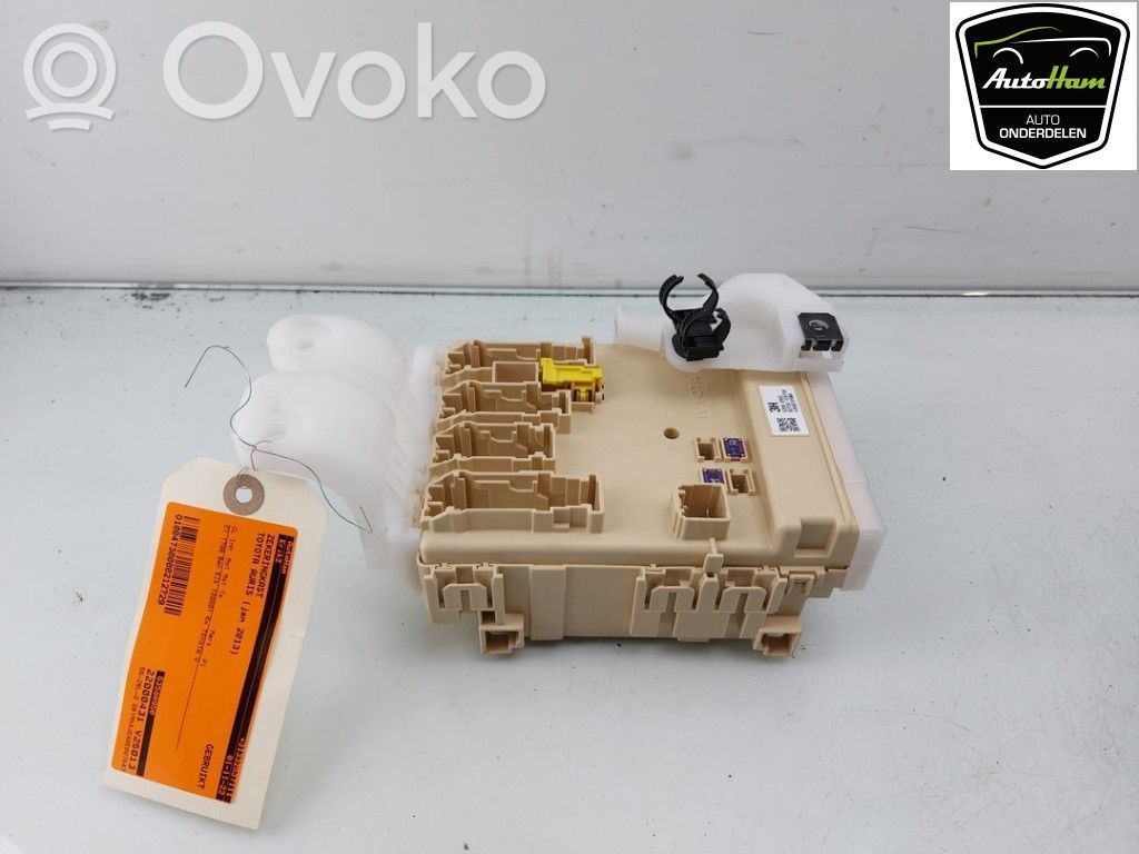 Toyota Auris E180 Juego de caja de fusibles 