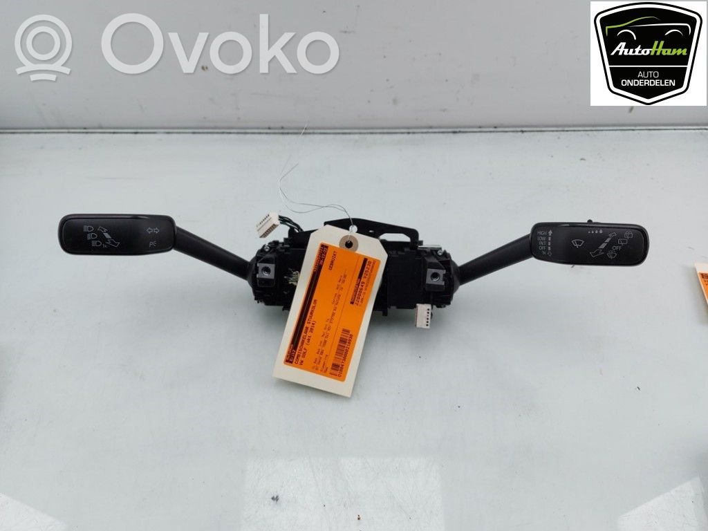 Volkswagen Golf VII Boutons / interrupteurs volant