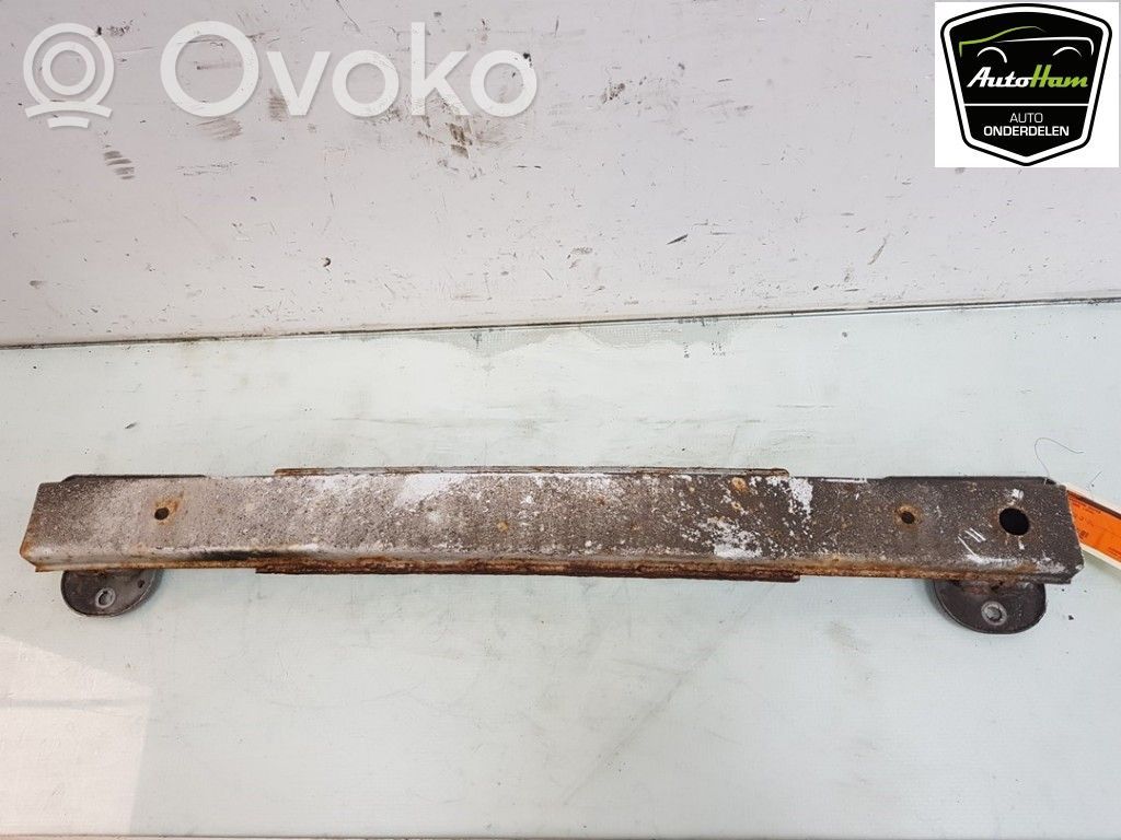 Opel Karl Aizmugurē bampera balka 