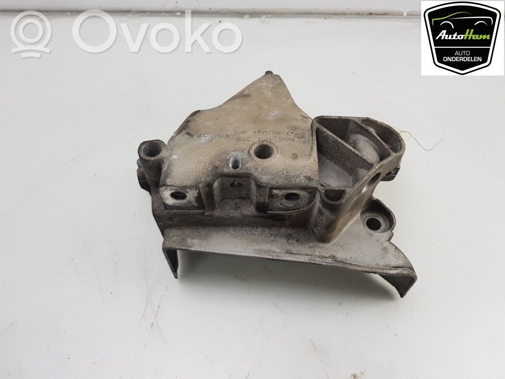 Volkswagen Golf VII Engine mount bracket 