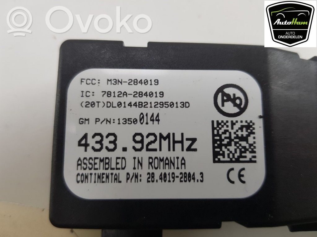 Opel Astra J Aerial antenna amplifier 