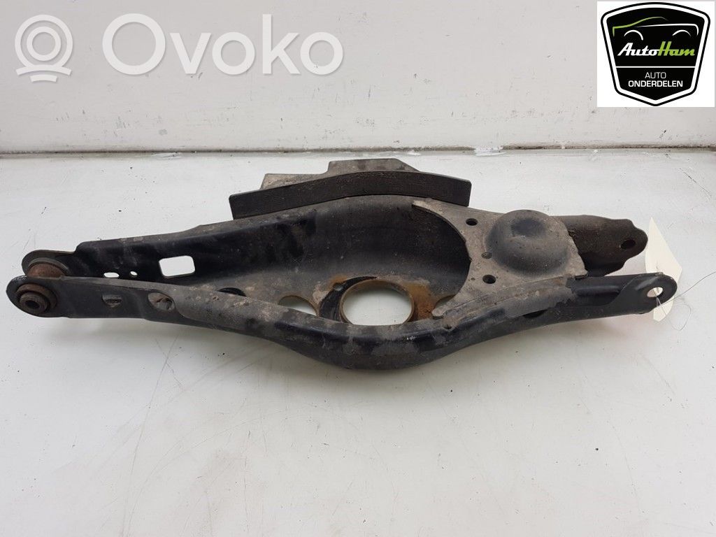 Toyota RAV 4 (XA40) Braț control spate
