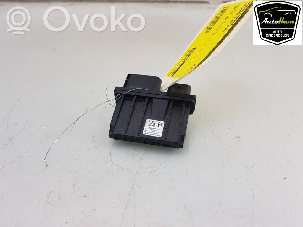 Adblue -ohjausyksikkö   3Q0941329,7N0941329,3Q0941329,3C0941329,3Q0941329,7N0941329,F01C380044