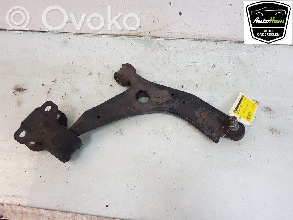 Volvo V40 Etutukivarsi 