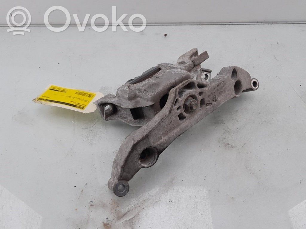 Engine mount bracket   678237401,22116782374,22114050886,22116782374,6782374,678237401