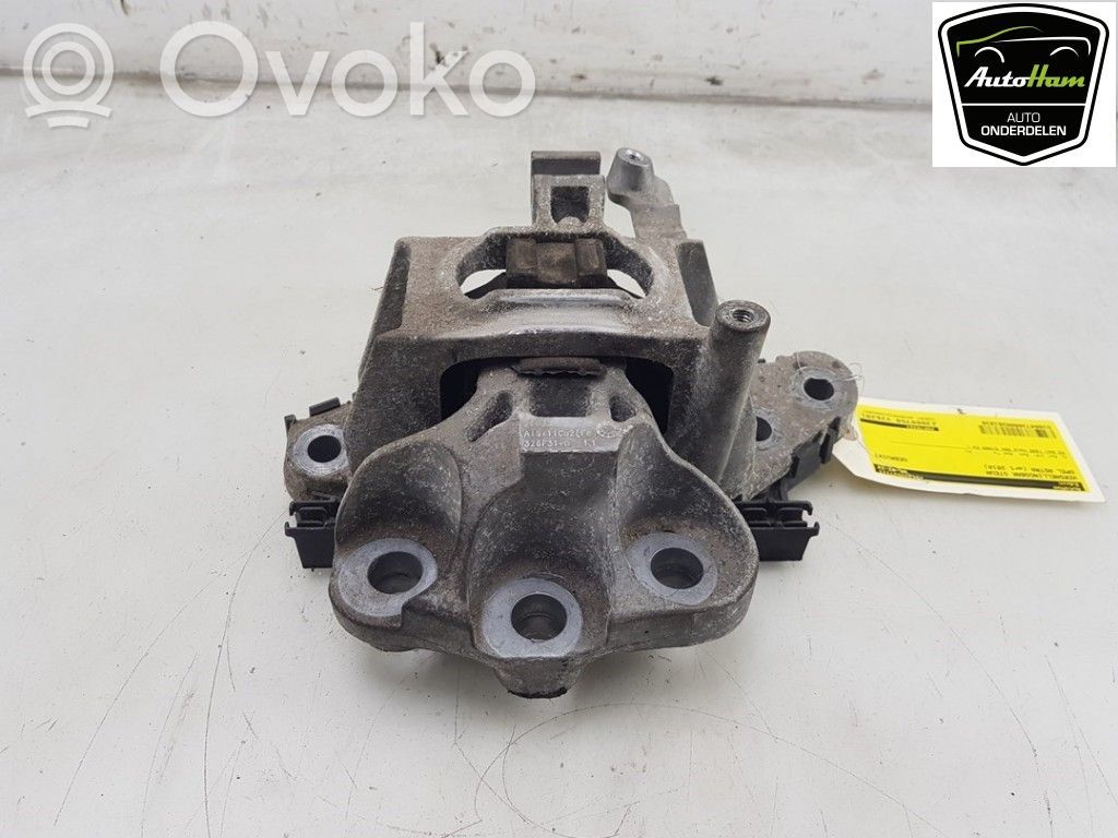 Opel Astra K Gearbox mounting bracket 