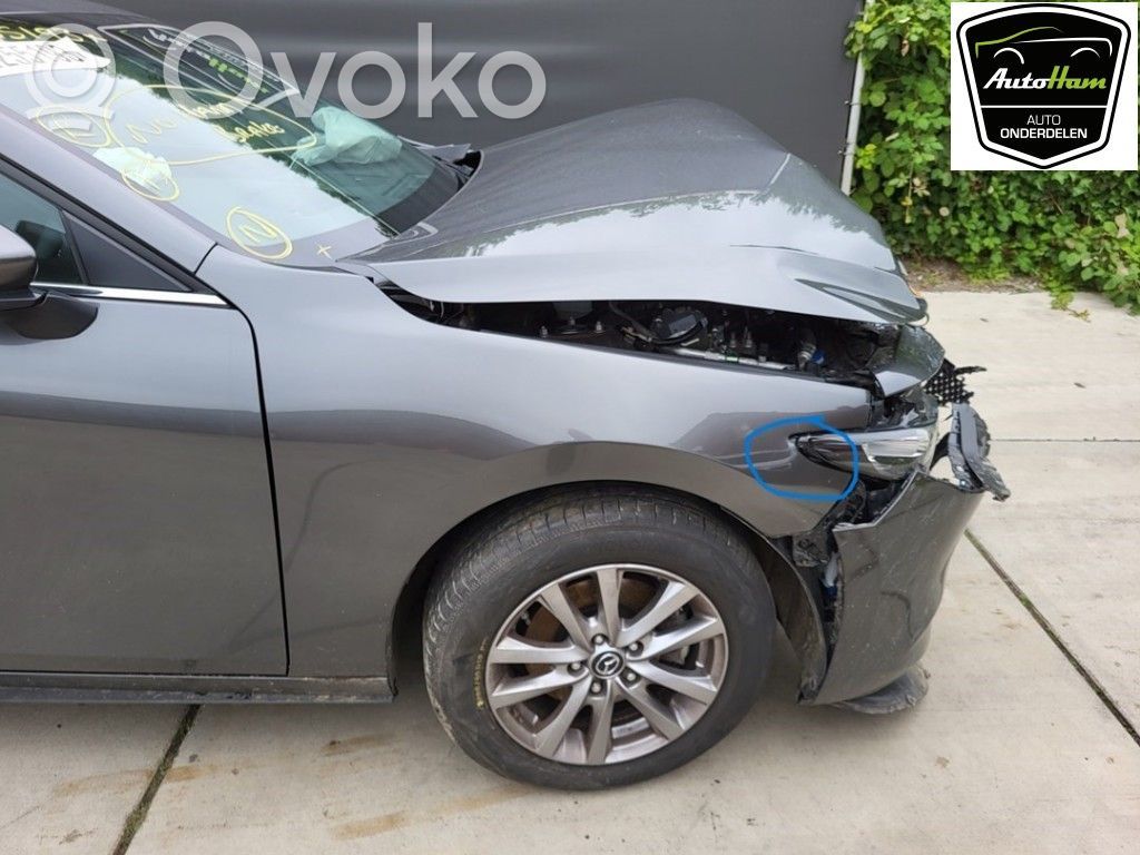 Mazda 3 Крыло 
