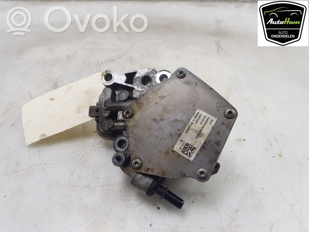 Opel Astra K Vacuum pump 
