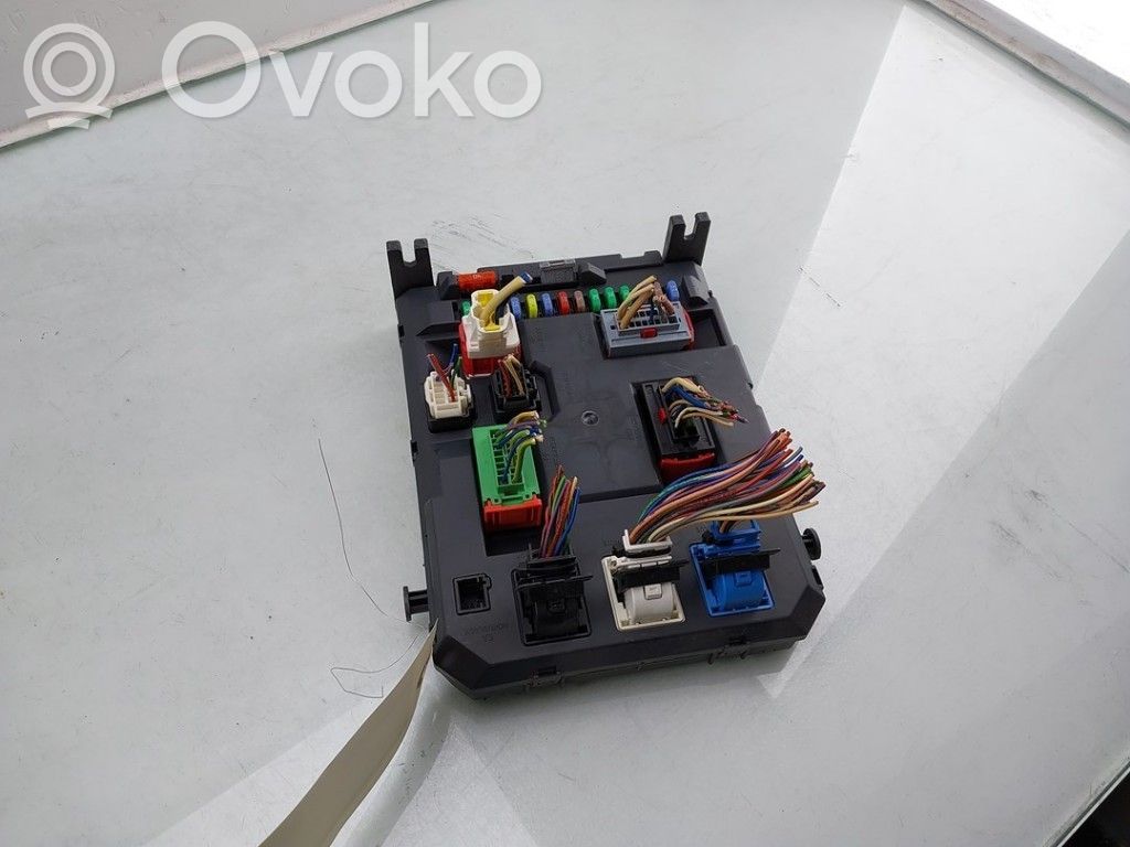 Fuse box set   9666952080,657071,657071,6580YG,9666952080,9674016880