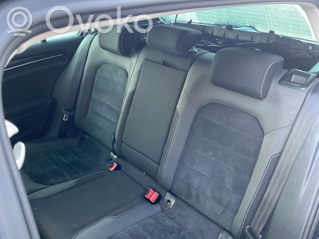 Volkswagen Golf VII Toisen istuinrivin istuimet 