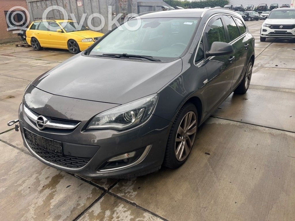 Opel Astra J Sparnas 