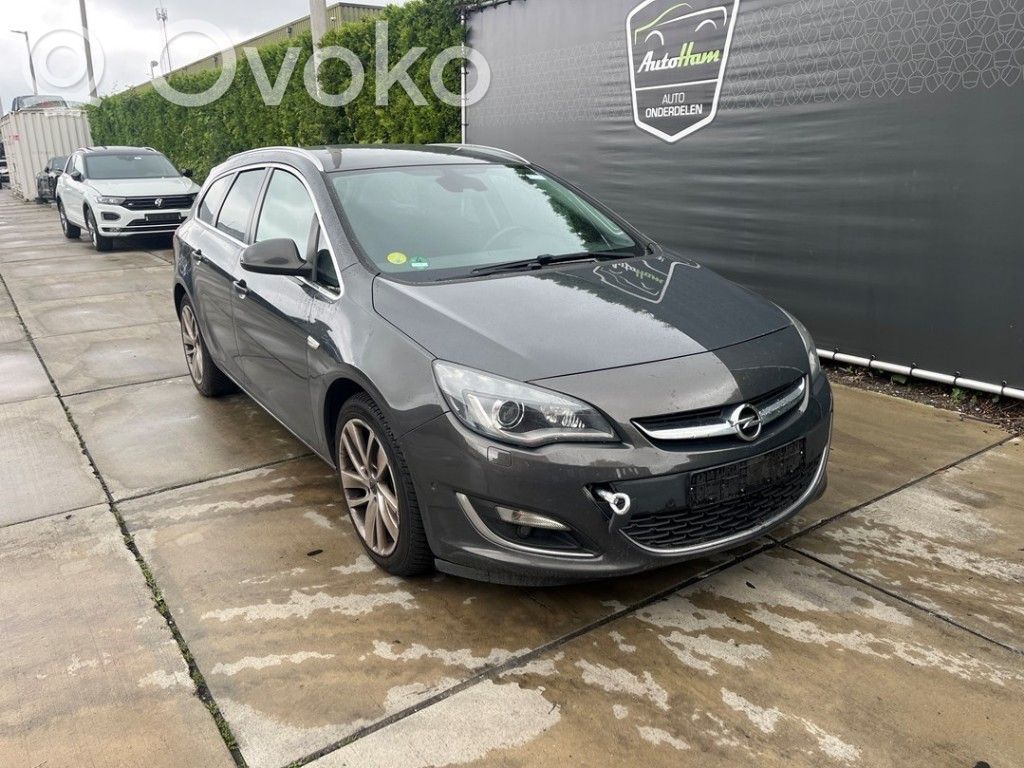 Opel Astra J Aripă 