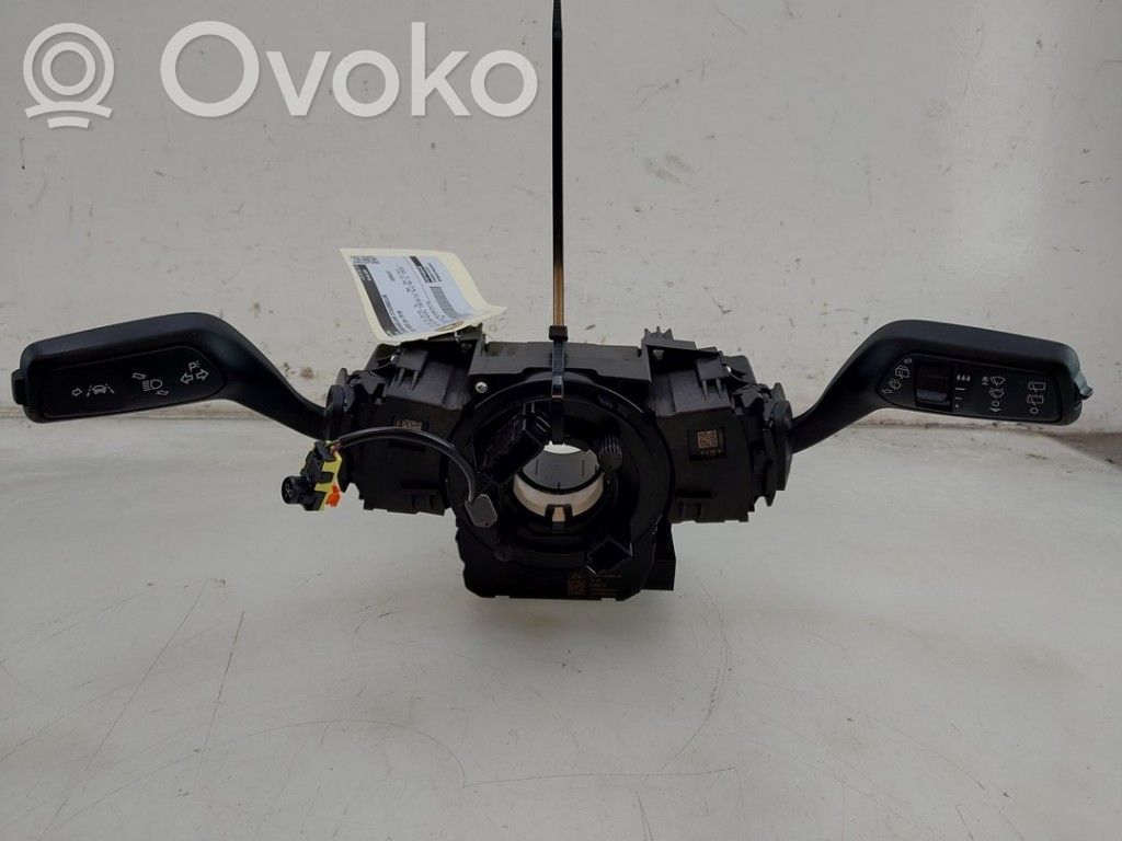 Ford Focus Butoane/comutatoare pe volan 