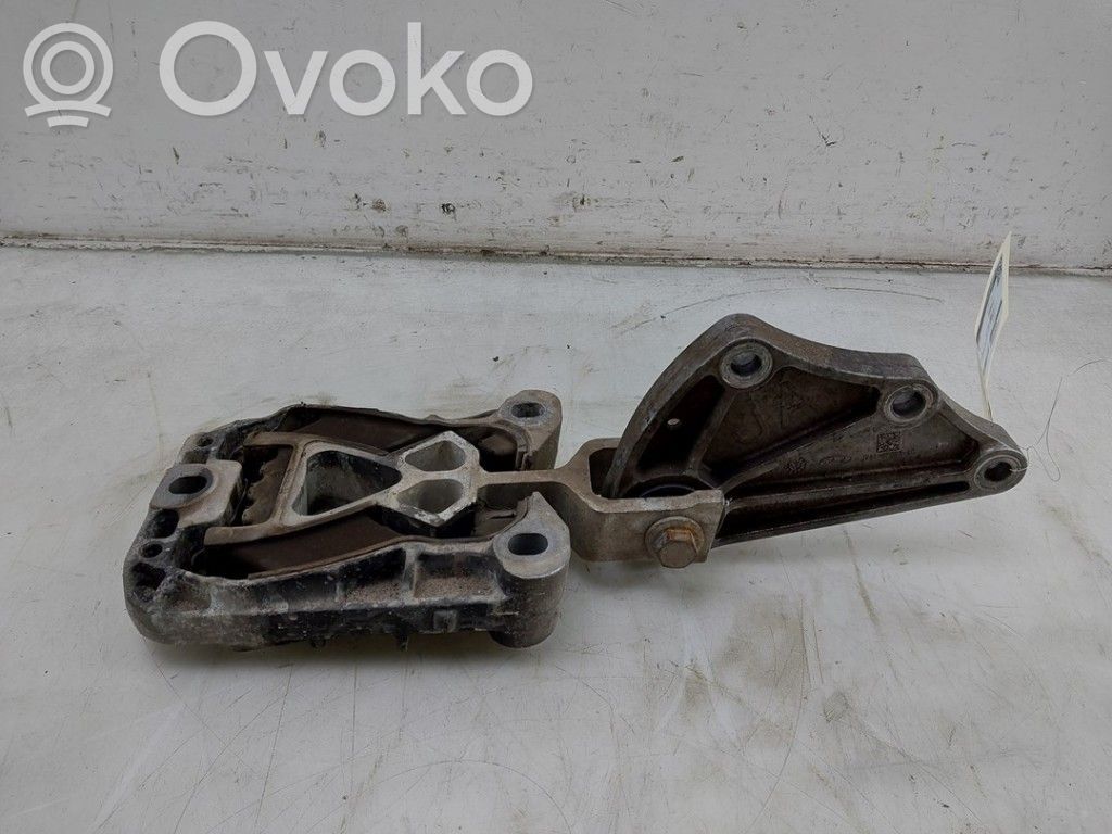 Ford Focus Łapa / Mocowanie skrzyni biegów 