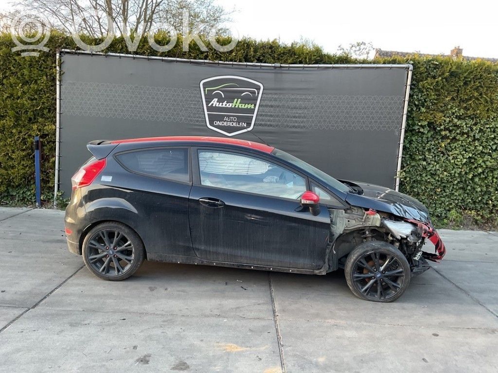 Ford Fiesta Дверь 